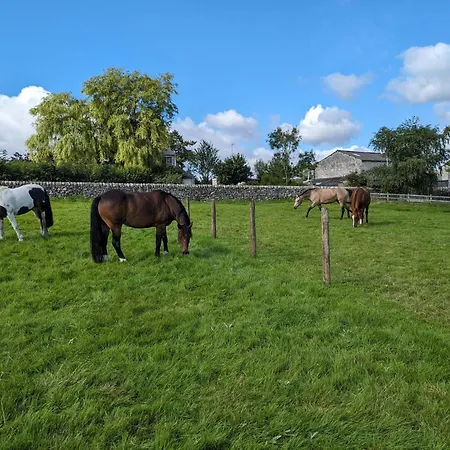 The Old Farmhouse, Yealand Redmayne, A Characterful In A Rural Setting * Beetham