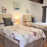 The Old Farmhouse, Yealand Redmayne, A Characterful In A Rural Setting *