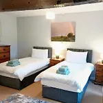 The Old Farmhouse, Yealand Redmayne, A Characterful In A Rural Setting *