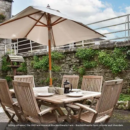 The Old Farmhouse, Yealand Redmayne, A Characterful In A Rural Setting *