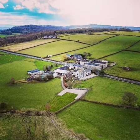 The Old Farmhouse, Yealand Redmayne, A Characterful In A Rural Setting * Beetham